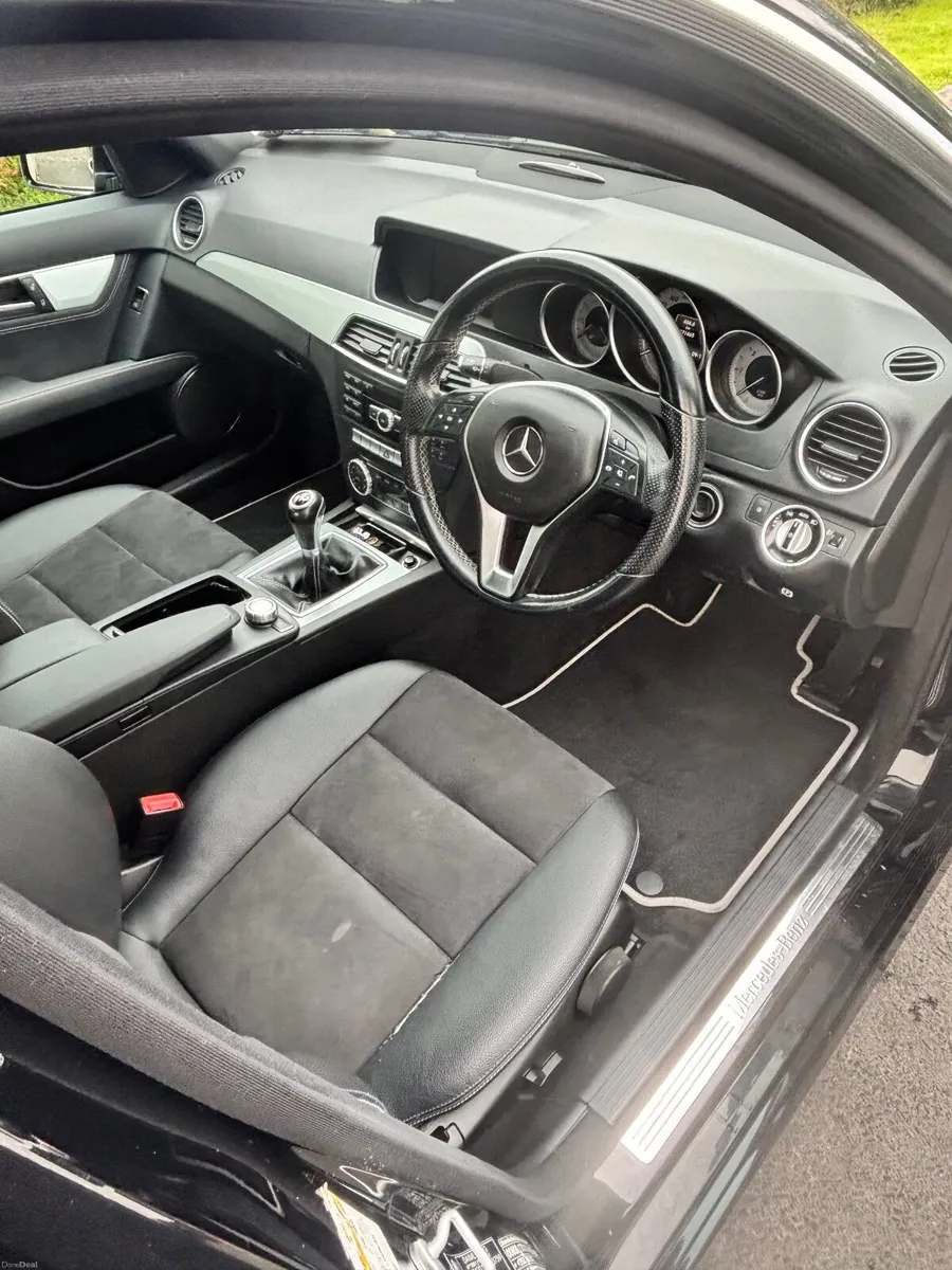 Mercedes-Benz C-Class 2014-NewNCT - Image 2