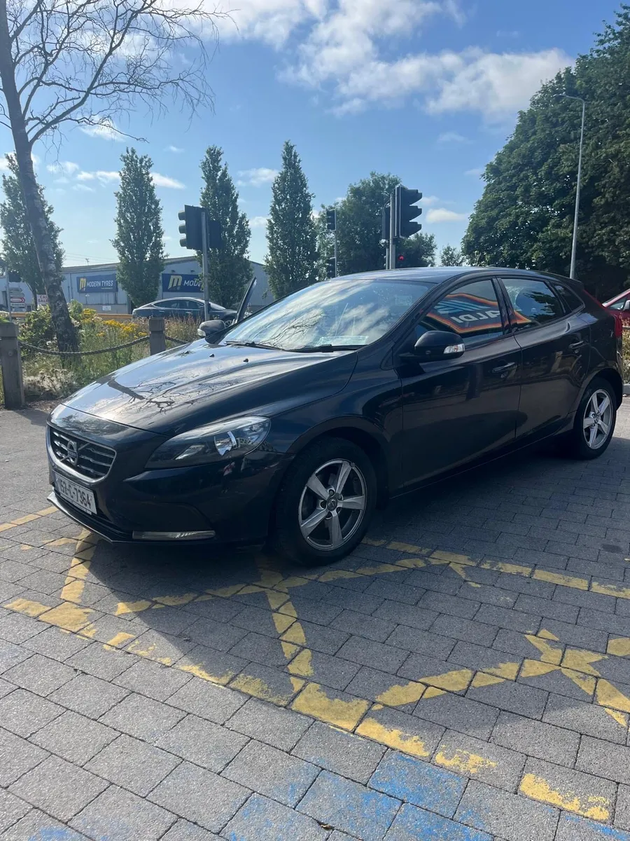 Volvo V40 - Image 4