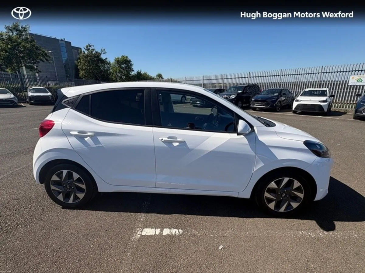 Hyundai i10 DELUXE PLUS AUTOMATIC - Image 2