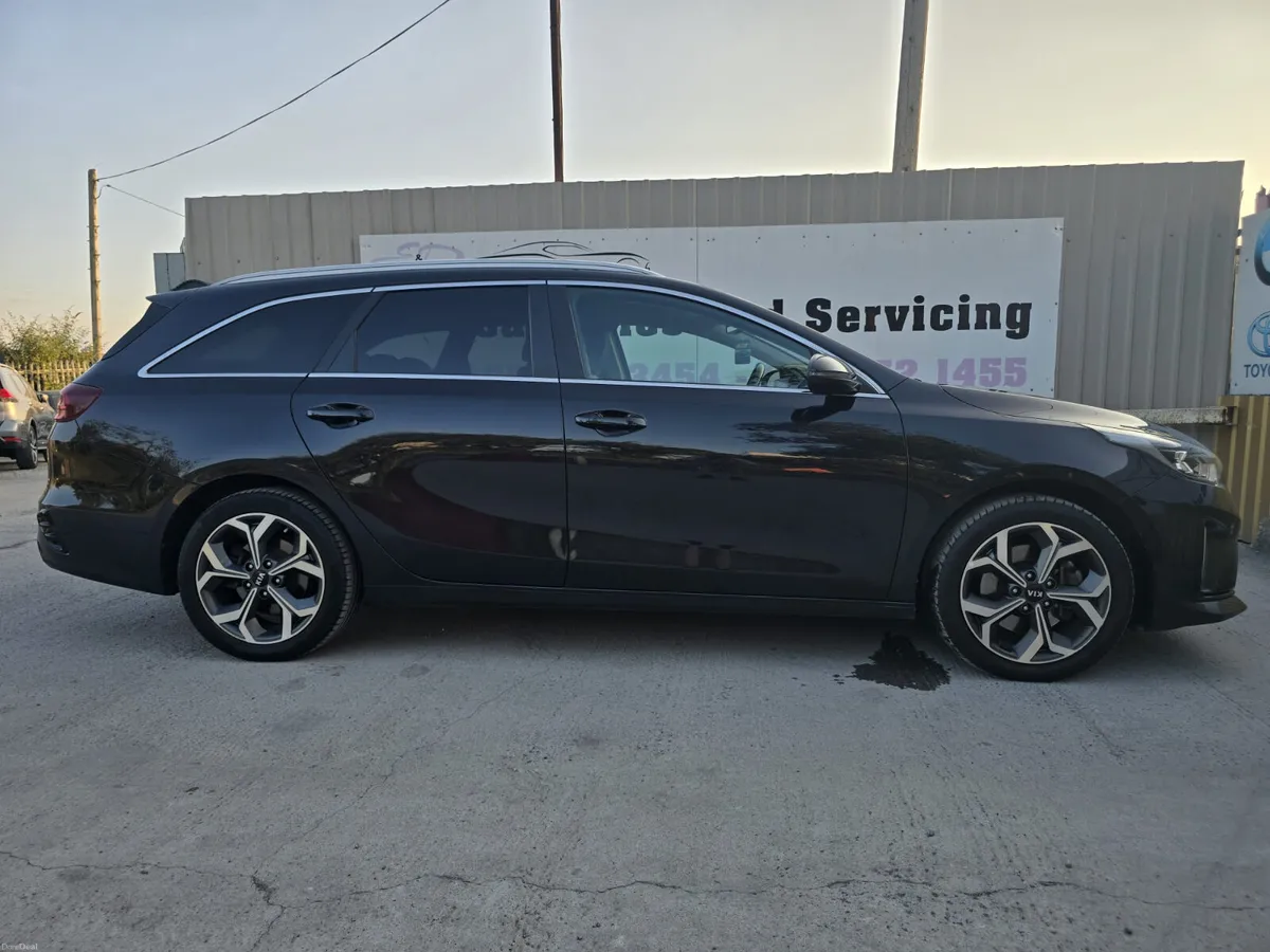 211 Kia Ceed 1.6 GDI PHEV  Plug in Hybrid  SW - Image 6