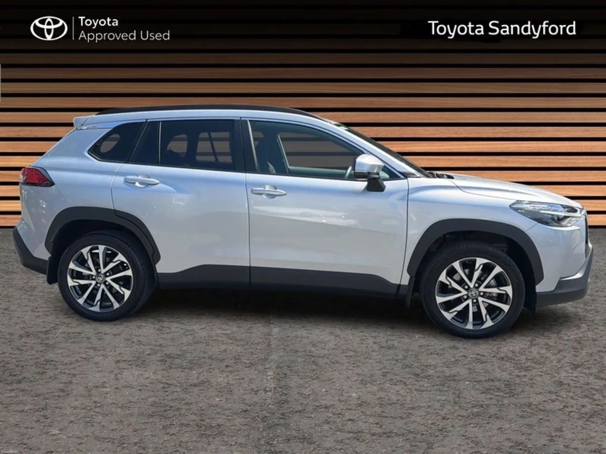 Toyota Corolla Cross 1.8 HYBRID SPORT // REAR CAME - Image 3