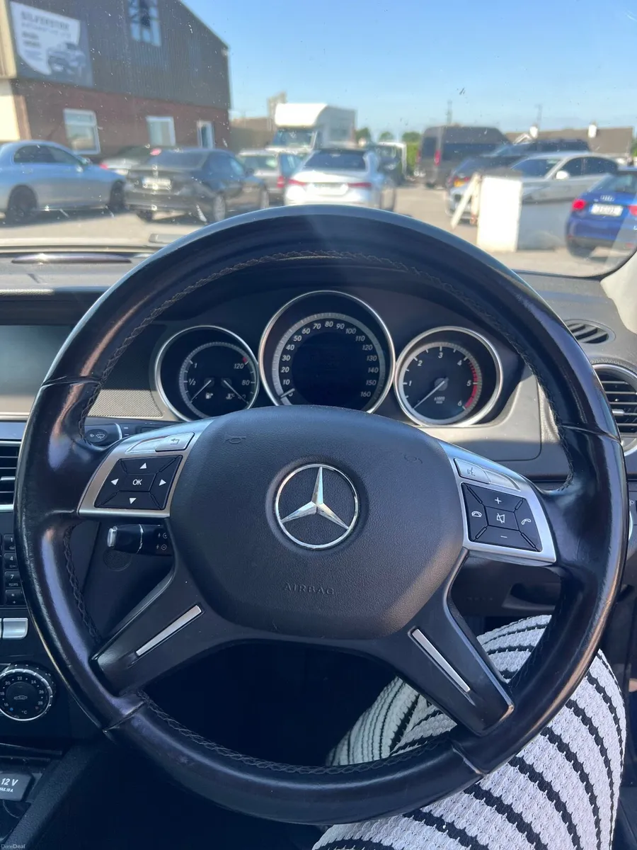 C-Class 2013 Automatic - Image 2