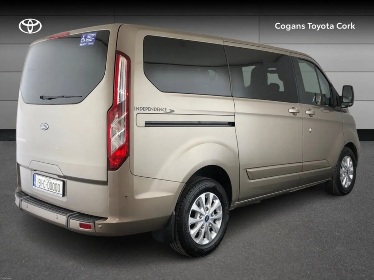Ford Tourneo Custom 320 Titanium - Image 2