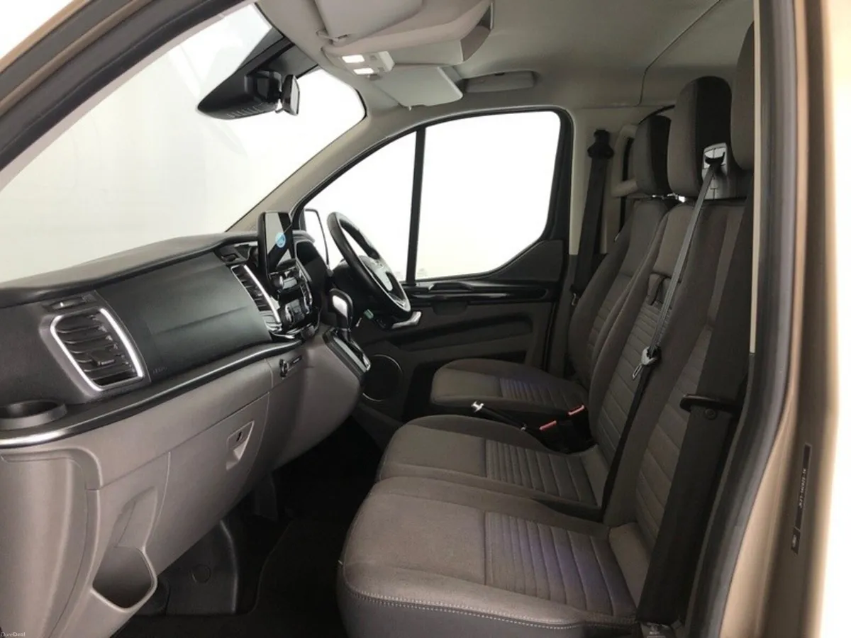 Ford Tourneo Custom 320 Titanium - Image 6