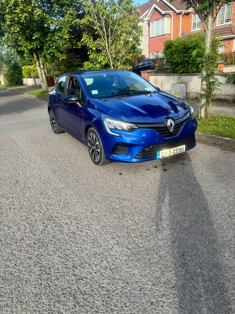 231 Renault Clio - Like new - Irish Car - 1 Owner - Image 1