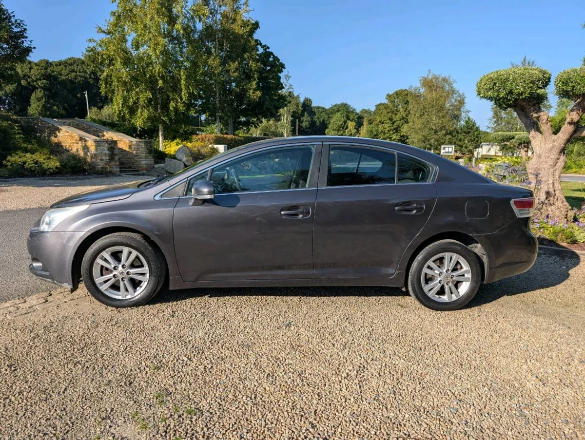 **FOR SALE**TOYOTA AVENSIS 2.0 D4D** - Image 4