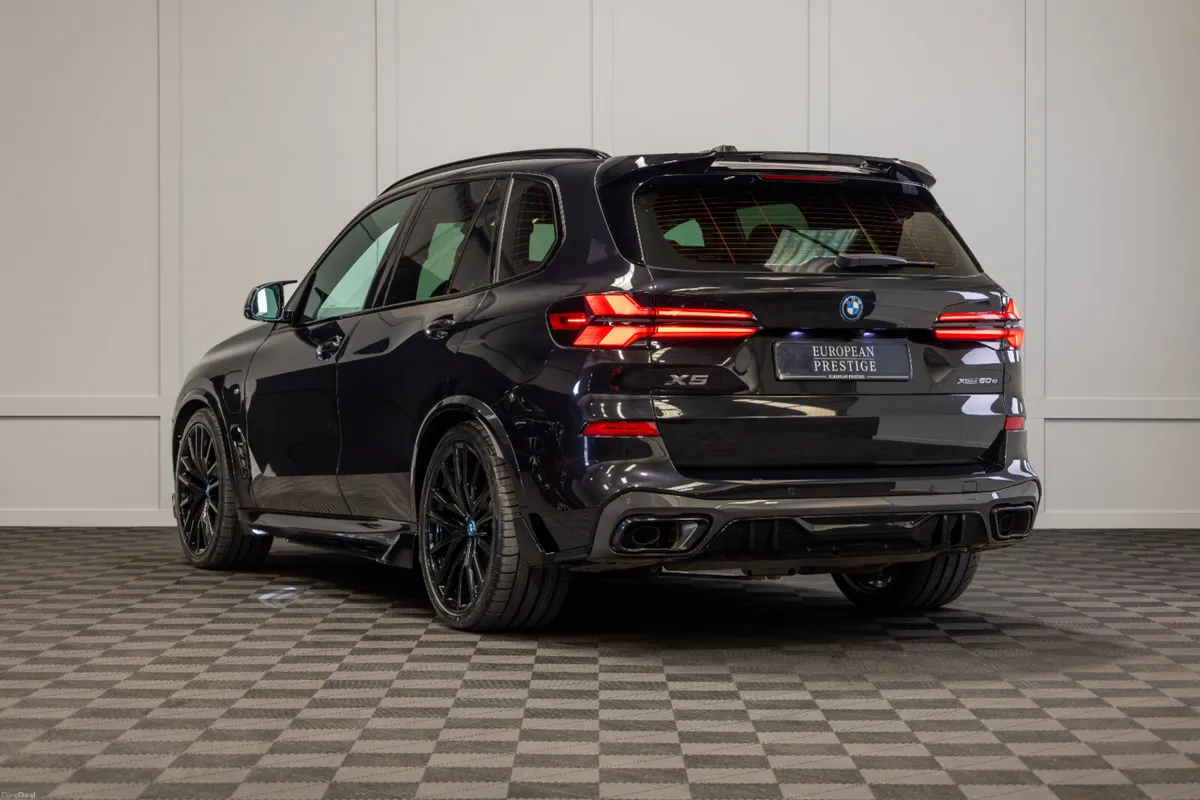 2025 BMW X5 X-Drive 50e M-Sport - Image 4