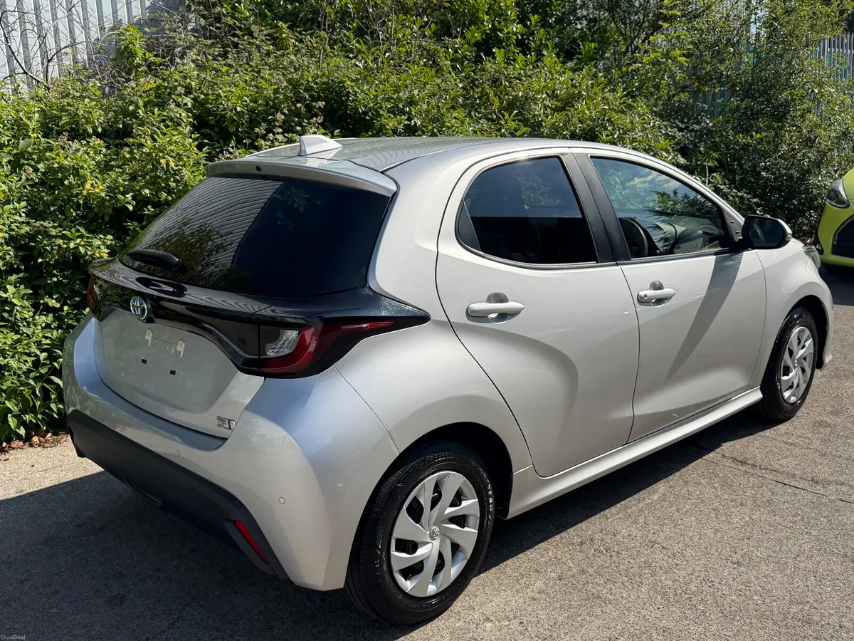 Toyota Yaris Hybrid 2021 New Model - Image 4