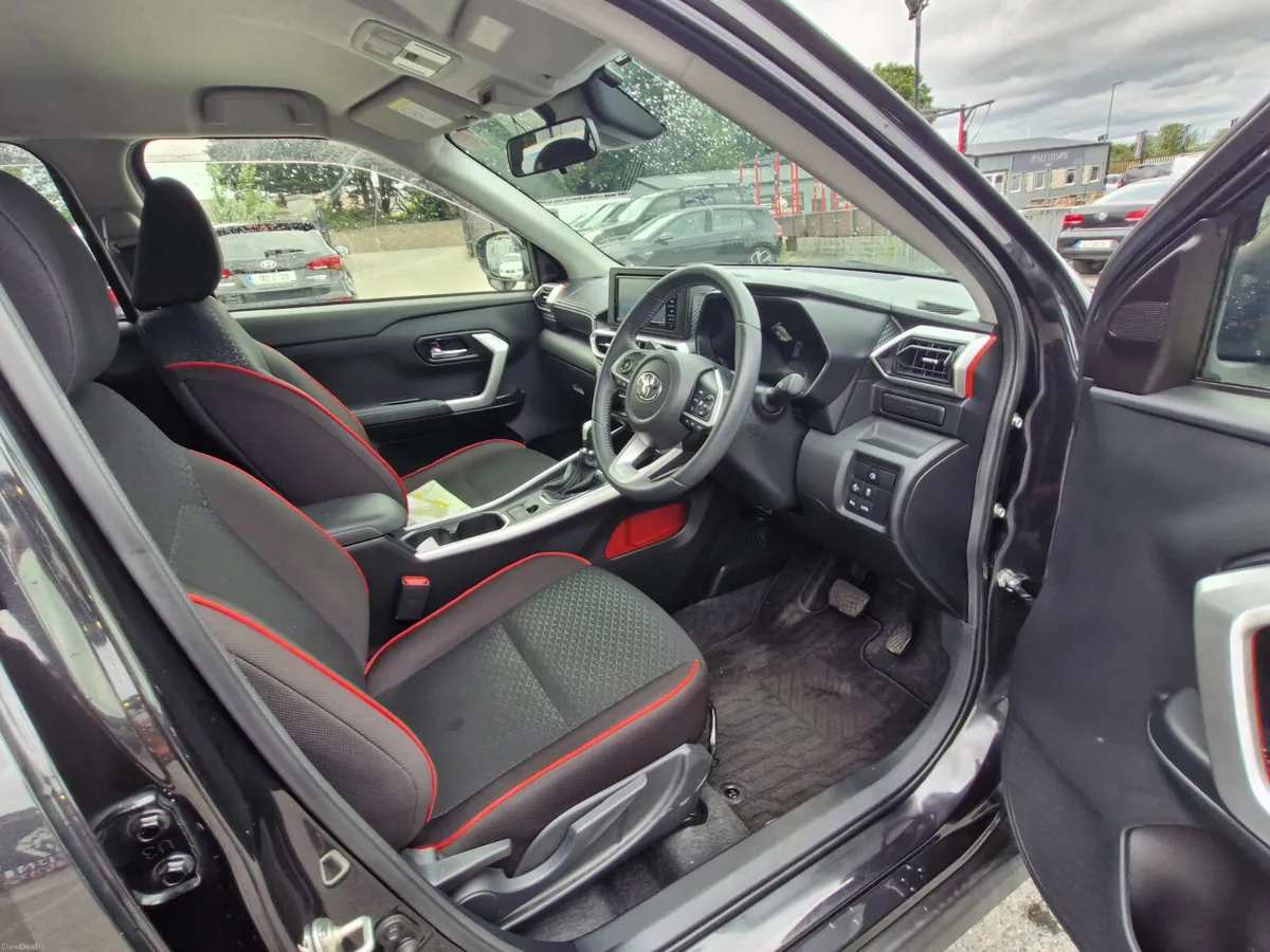 2022 Toyota Raize/Yaris Cross 1.2L Automatic Low M - Image 6