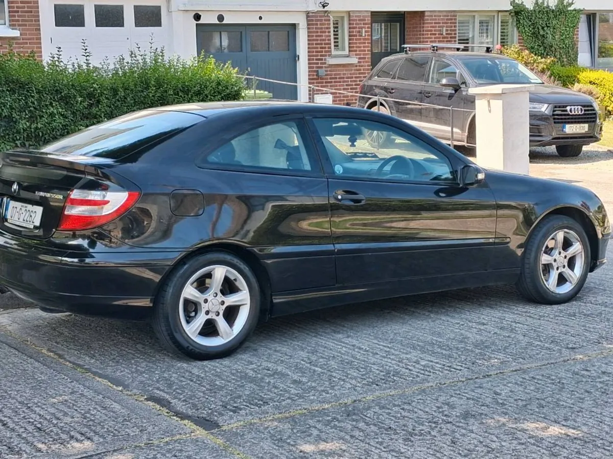 Mercedes-Benz  c 180 - Image 4