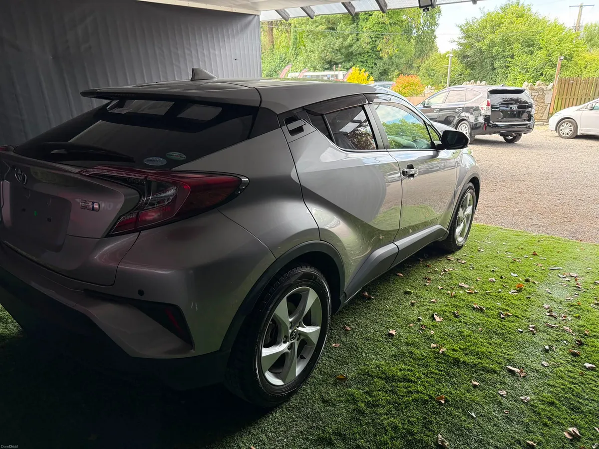 TOYOTA CHR 2018 AUTOMATIC - Image 4