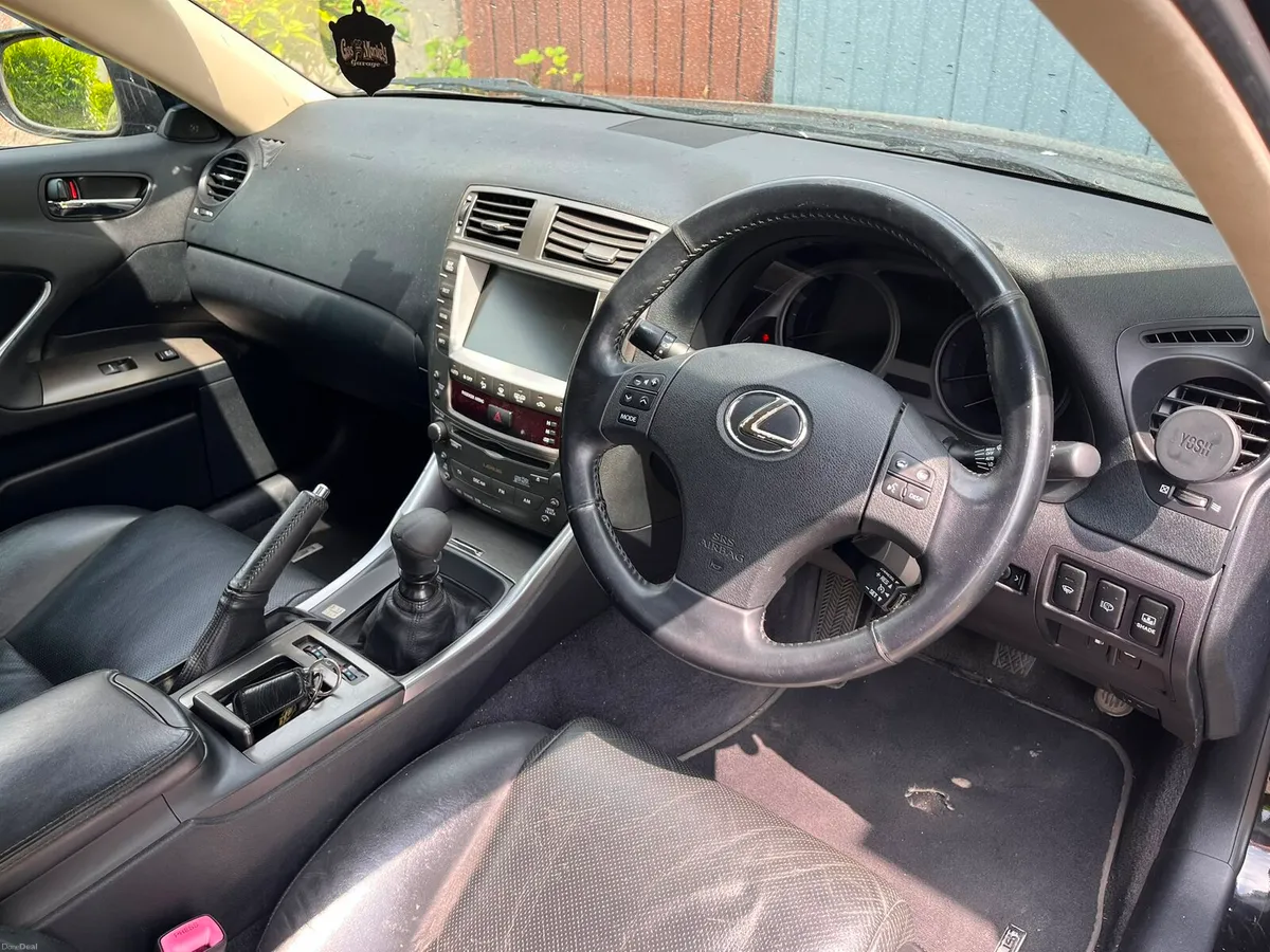 Lexus is220d SE-L - Image 4
