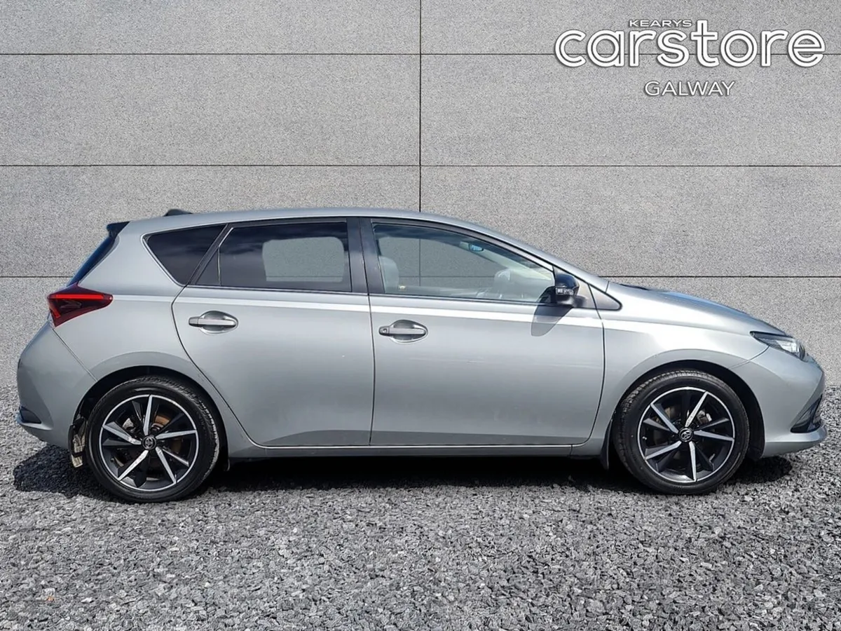 Toyota Auris 1.2 D4-T 5Dr Luna Sport - Image 2