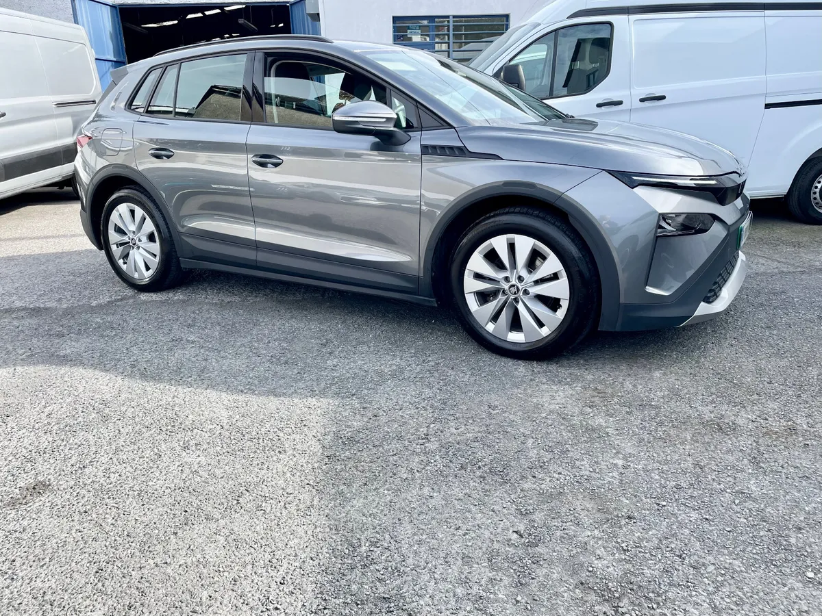 Skoda Elroq SE Fully Electric 55KWH Auto,2025 - Image 2