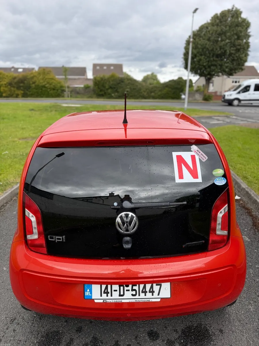Volkswagen up! 2014 automatic - Image 2