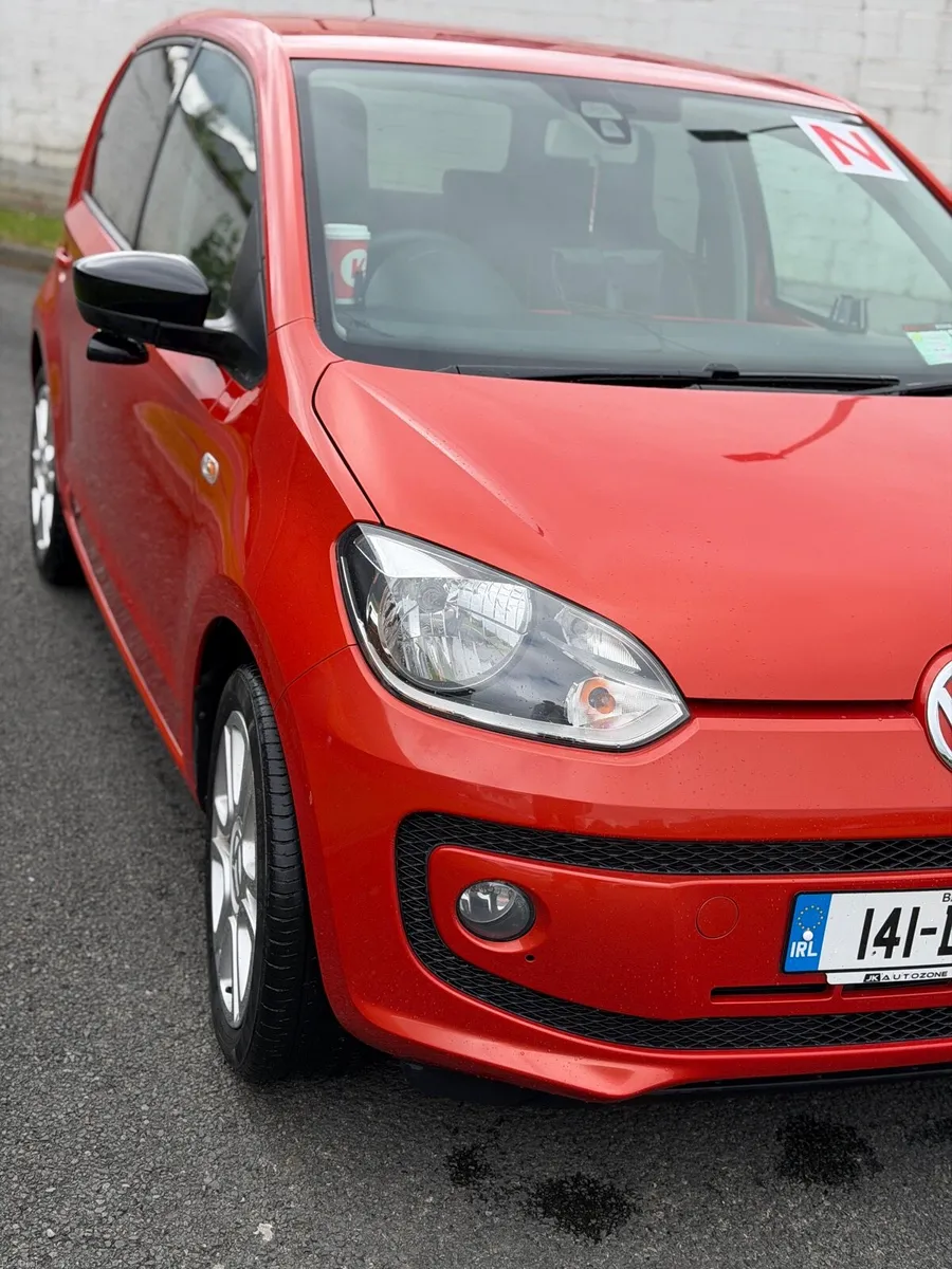 Volkswagen up! 2014 automatic - Image 4