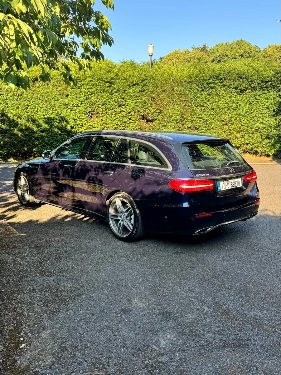 Mercedes E220D E-Class AMG Line - Image 3