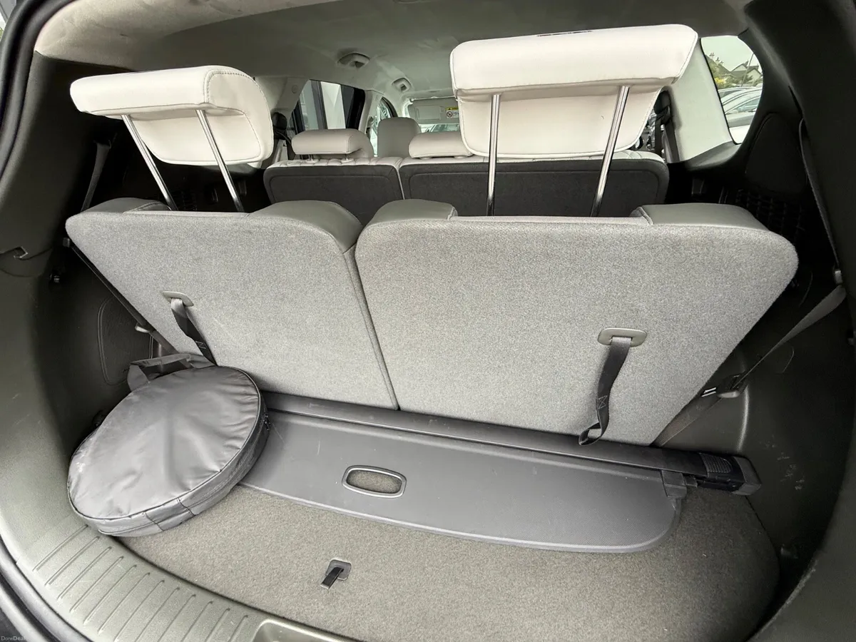 7 Seater 4WD 265 BHP PHEV Santa Fe VIDEO TOUR - Image 5