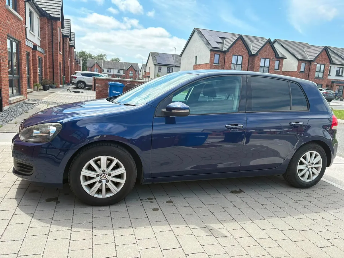 Volkswagen Golf 2013 automatic blue motion 1.2l TS - Image 3