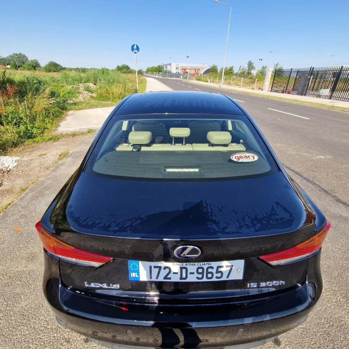 Lexus IS 300h 2.5 Hybrid Luxury - Image 4