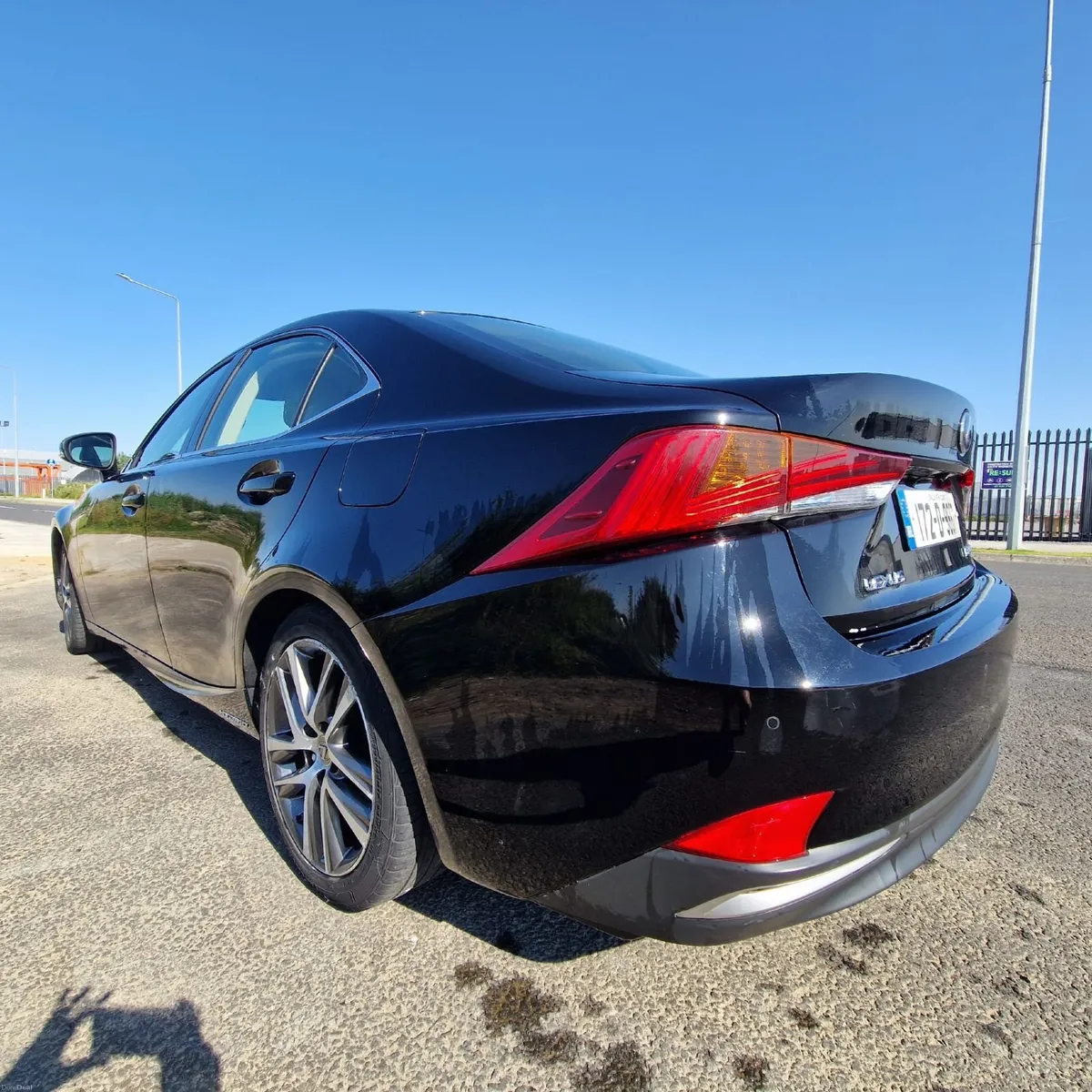 Lexus IS 300h 2.5 Hybrid Luxury - Image 3