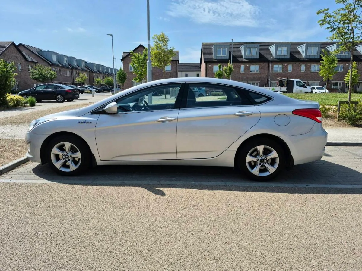 2013 (131) Hyundai i40 – Brand New NCT & Service - Image 4