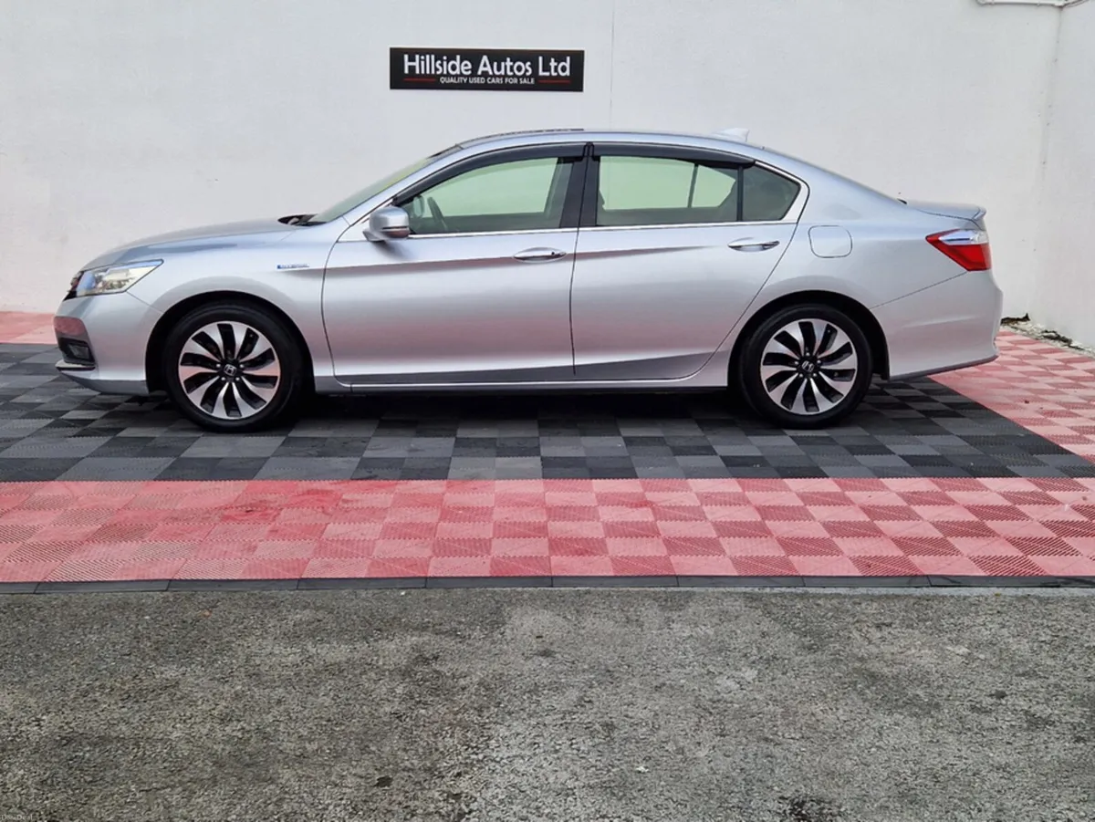 Honda Accord EXCLUSIVE  PETROL HYBRID 2.0 AUTOMATI - Image 6