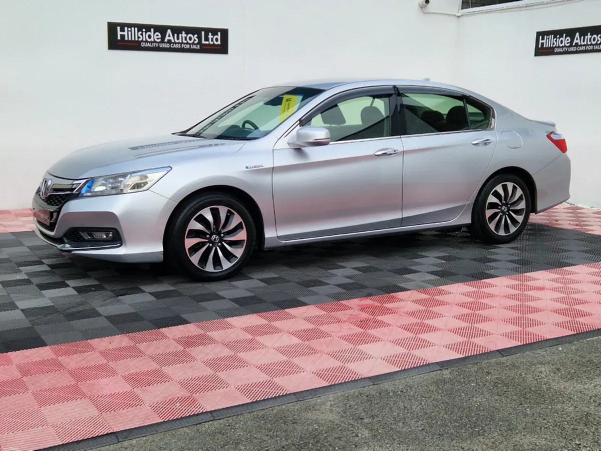 Honda Accord EXCLUSIVE  PETROL HYBRID 2.0 AUTOMATI - Image 4