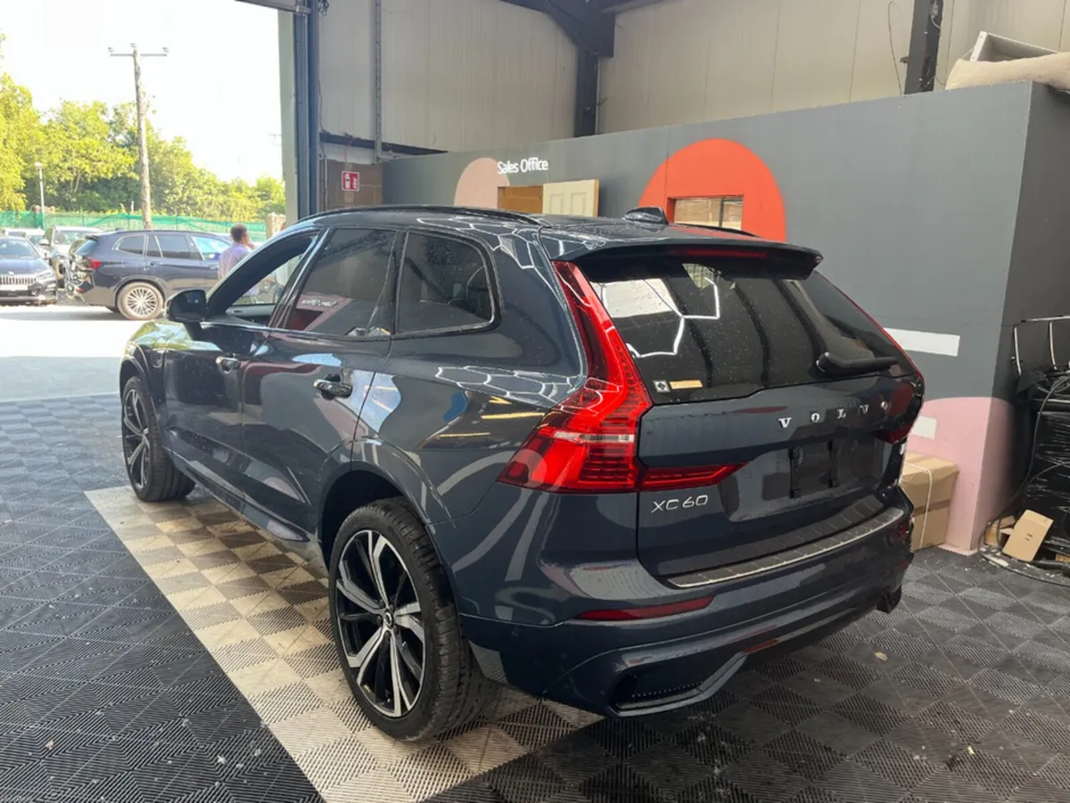 Volvo XC60 2023 VOLVO XC60 T6 PLUG-IN 2.0 AUTOMATI - Image 4