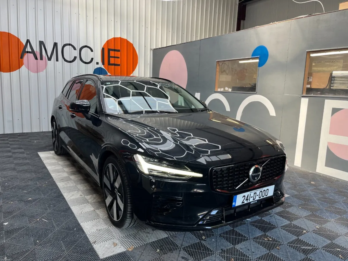 Volvo V60 2024 VOLVO V60 T6 PLUG-IN 2.0 AUTOMATIC - Image 1