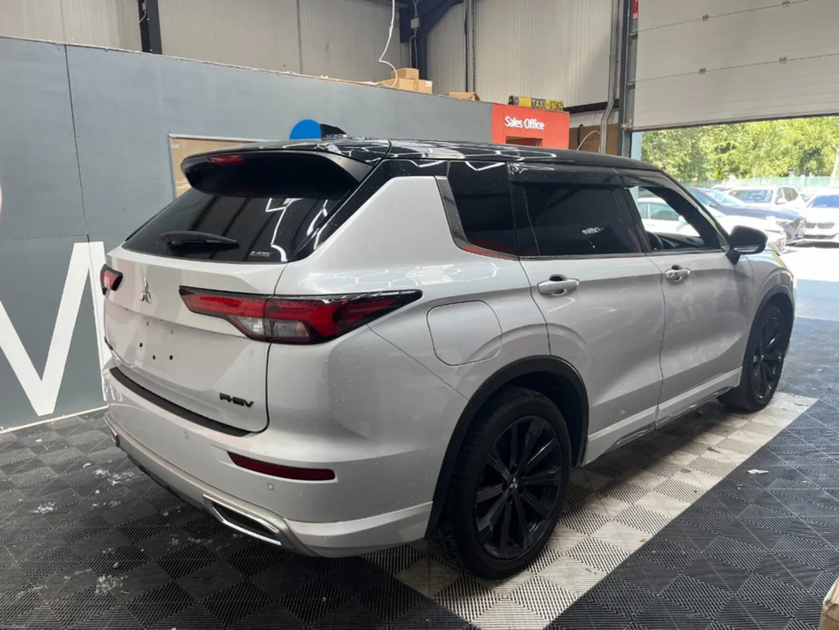 Mitsubishi Outlander 2023 MITSUBISHI OUTLANDER PHE - Image 2