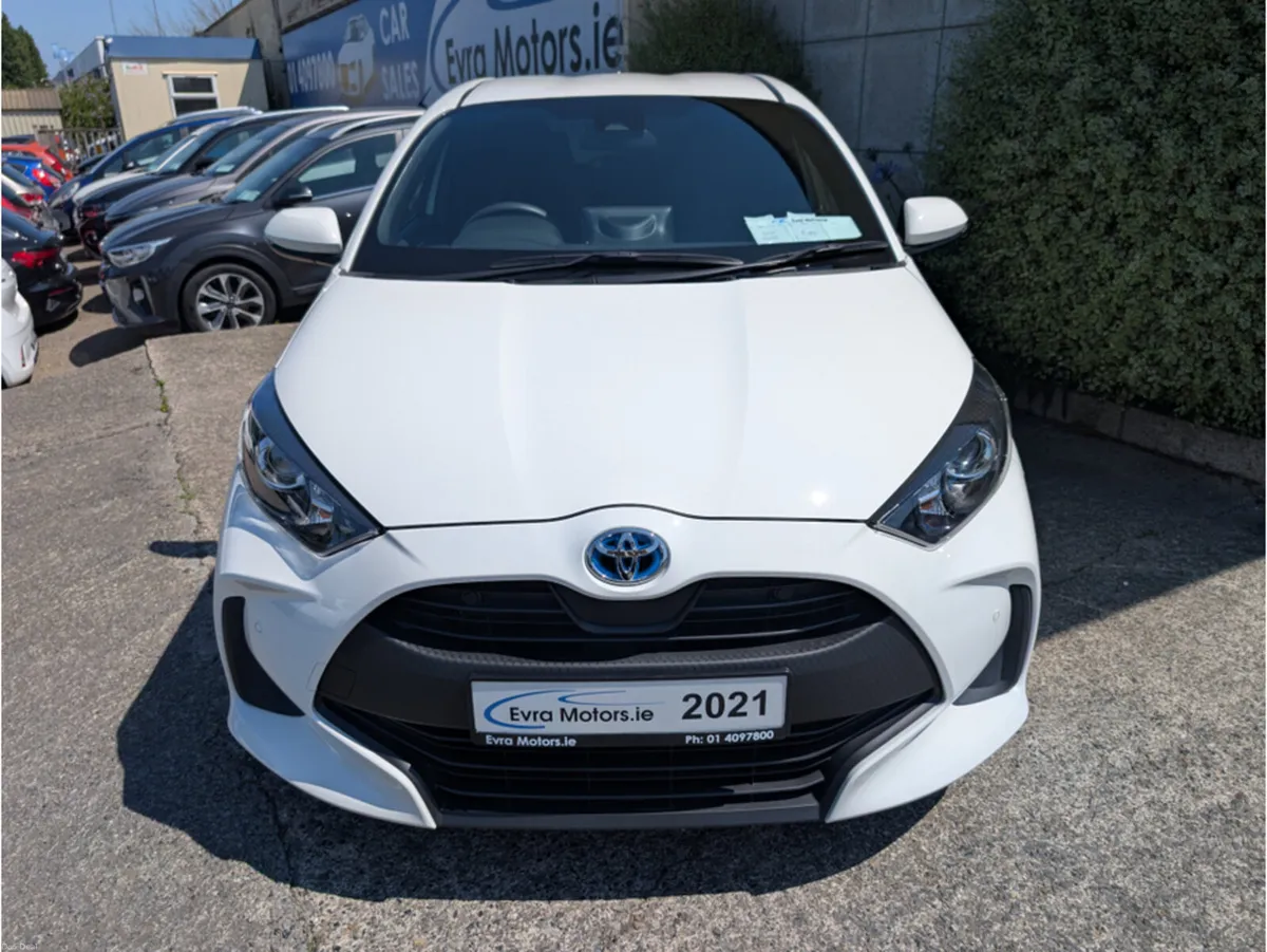 Toyota Yaris X HYBRID AUTOMATIC 1.5 PETROL //KEYLE - Image 2