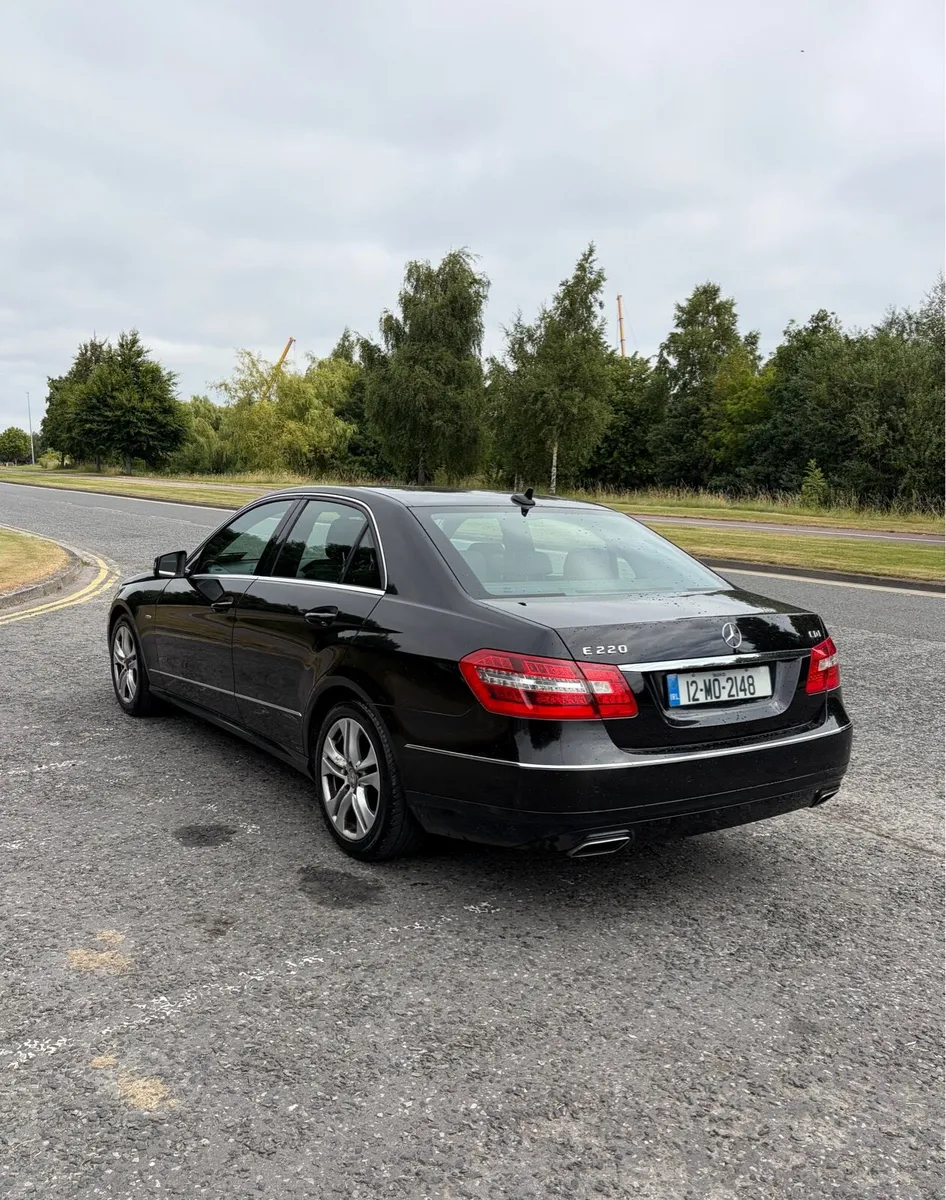 Mercedes E220 CDI 2012 - Image 3