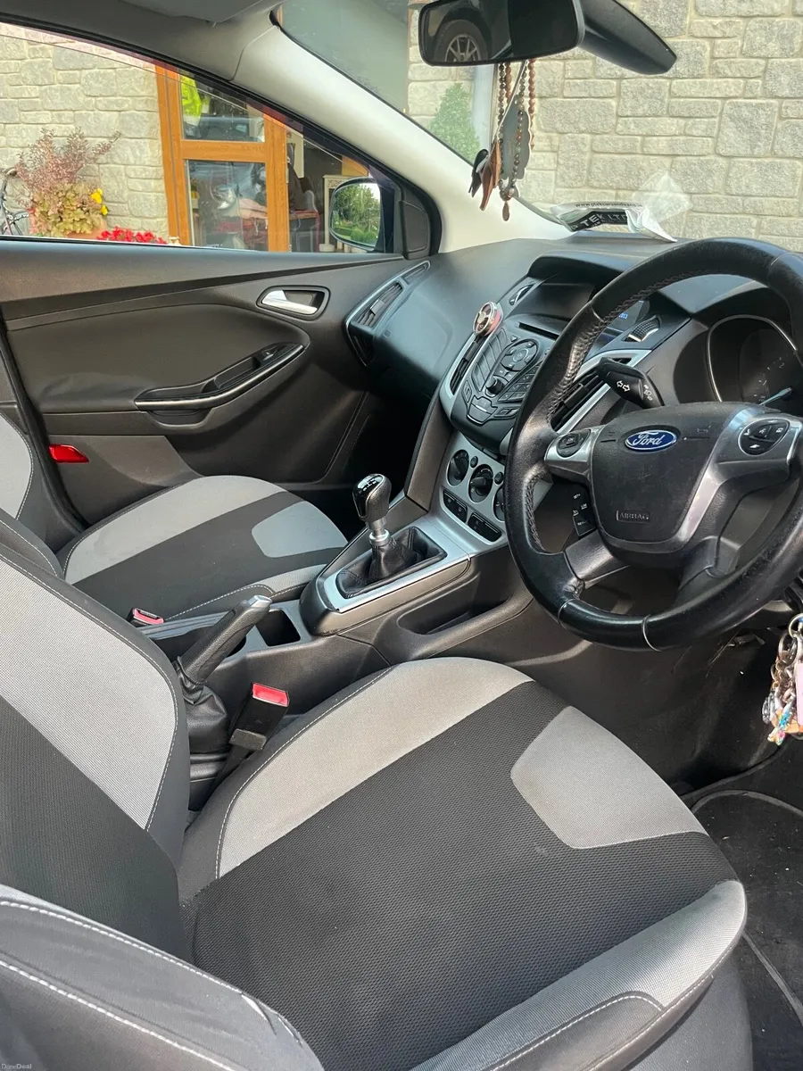 Ford Focus 2013 - Image 2