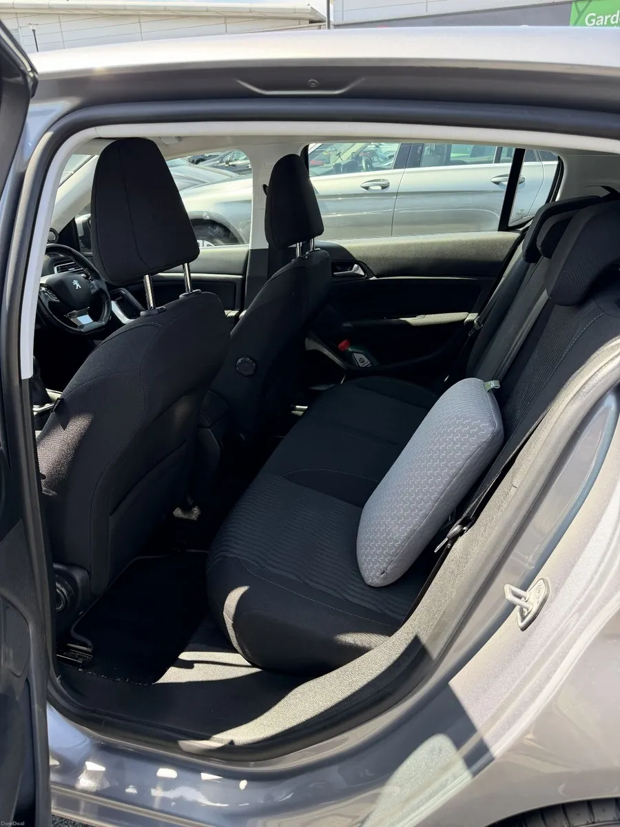 Peugeot 308 Pure Tech - Image 2