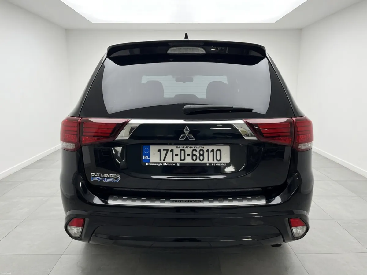 Mitsubishi Outlander 2017 HIGH SPEC PHEV - Image 5