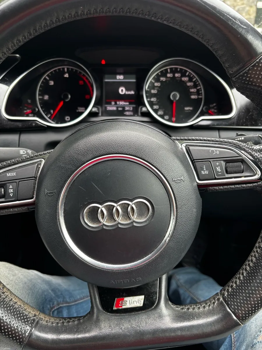 Audi A5 Black edition S Line - Image 4