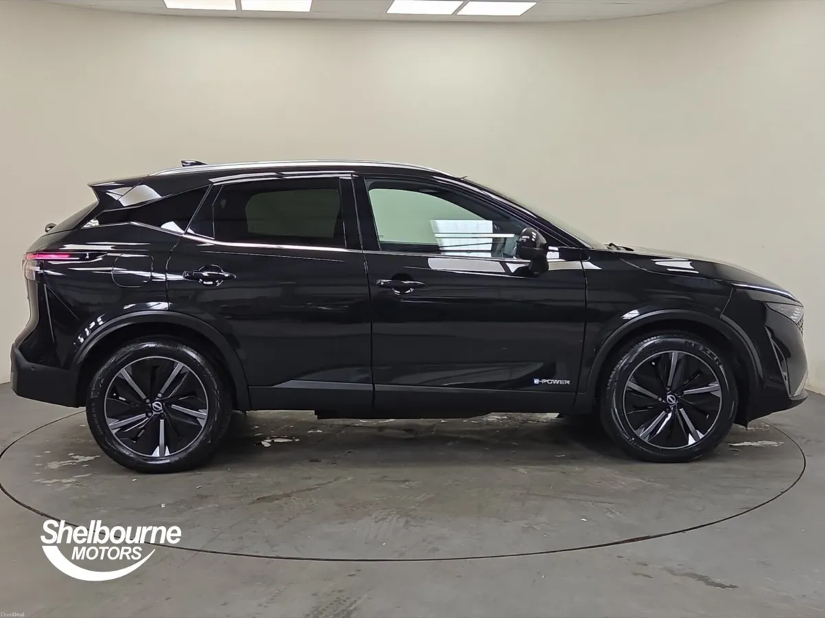 Nissan Qashqai Hatchback Tekna - Image 3