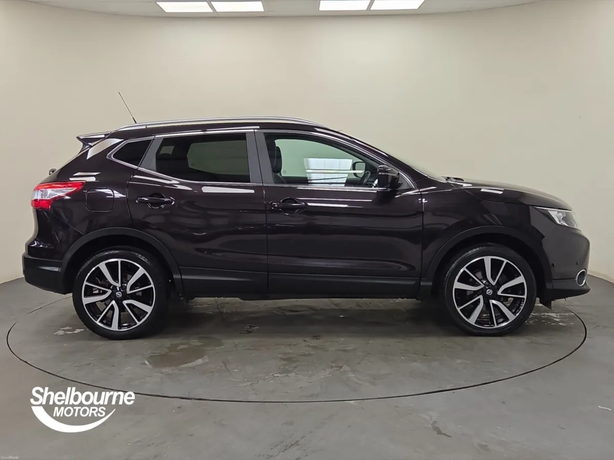 Nissan Qashqai Diesel Hatchback Tekna - Image 3