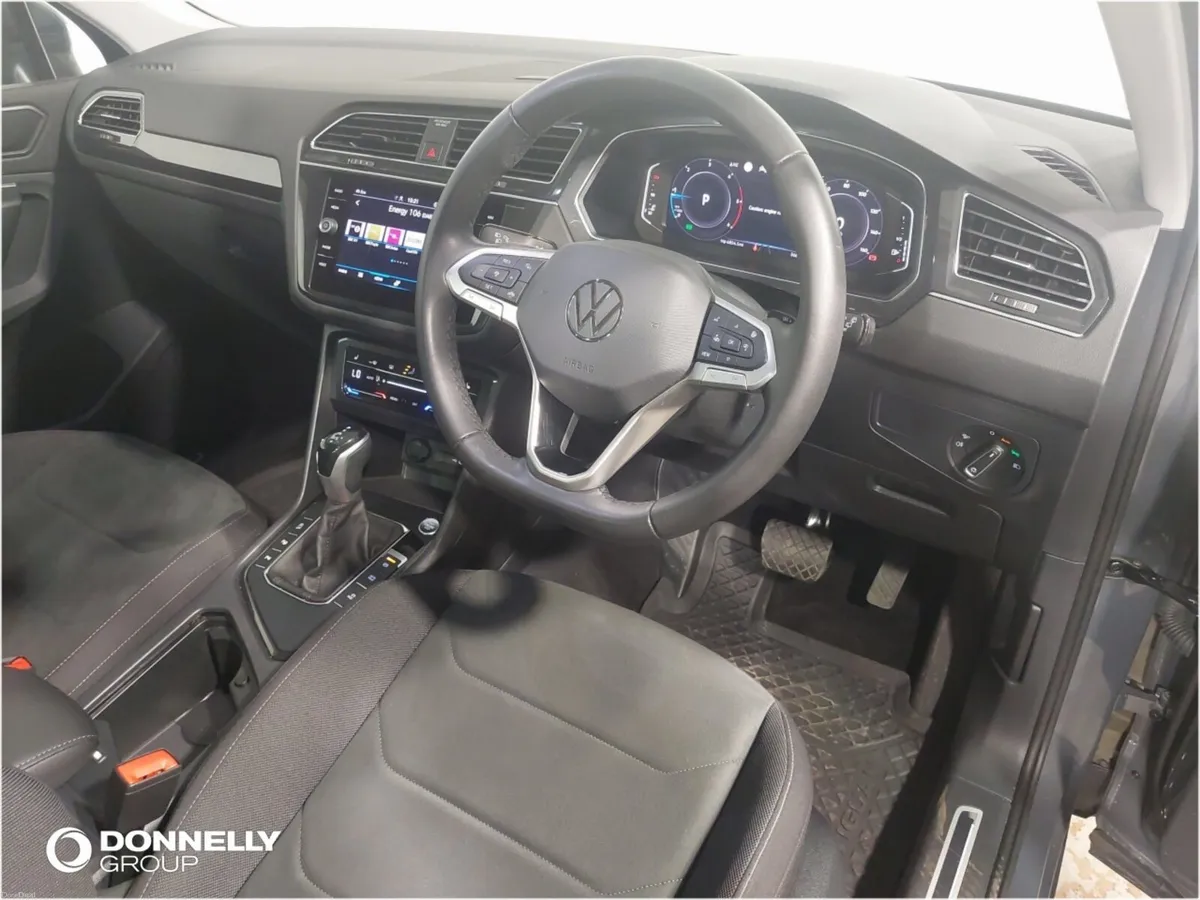 Volkswagen Tiguan Diesel Estate Elegance - Image 6