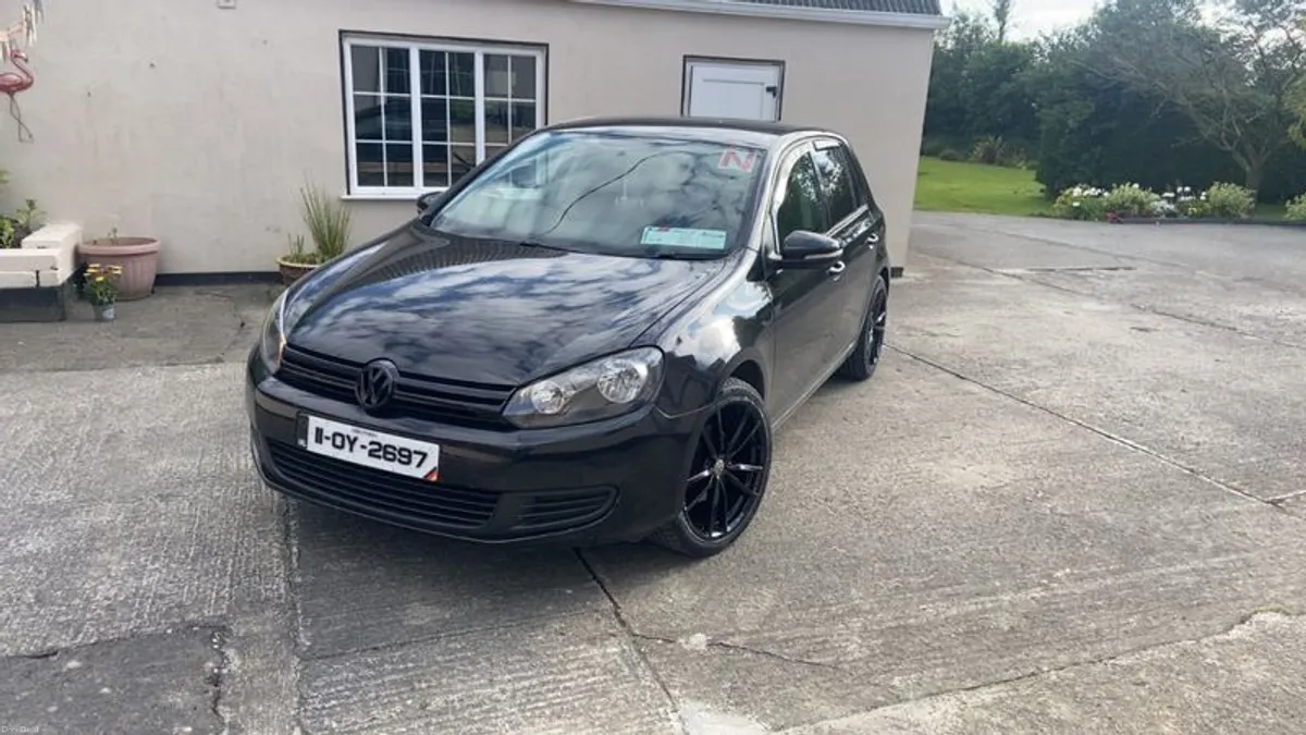 2011 Volkswagen Golf - Image 4