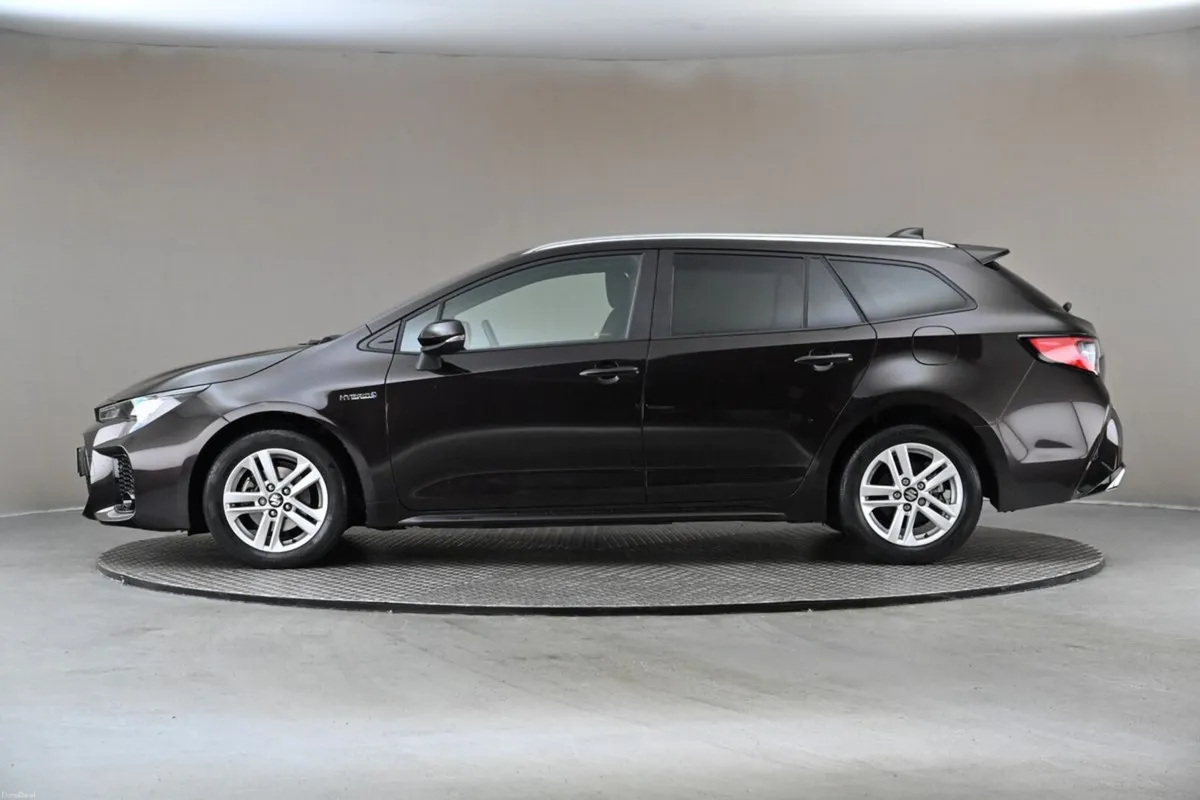 Suzuki Swace 1.8 Hybrid Motion CVT  Auto Estate  L - Image 5