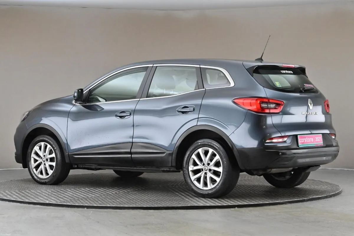 Renault Kadjar 1.5 dCi Play  6-Speed  Family SUV - Image 6