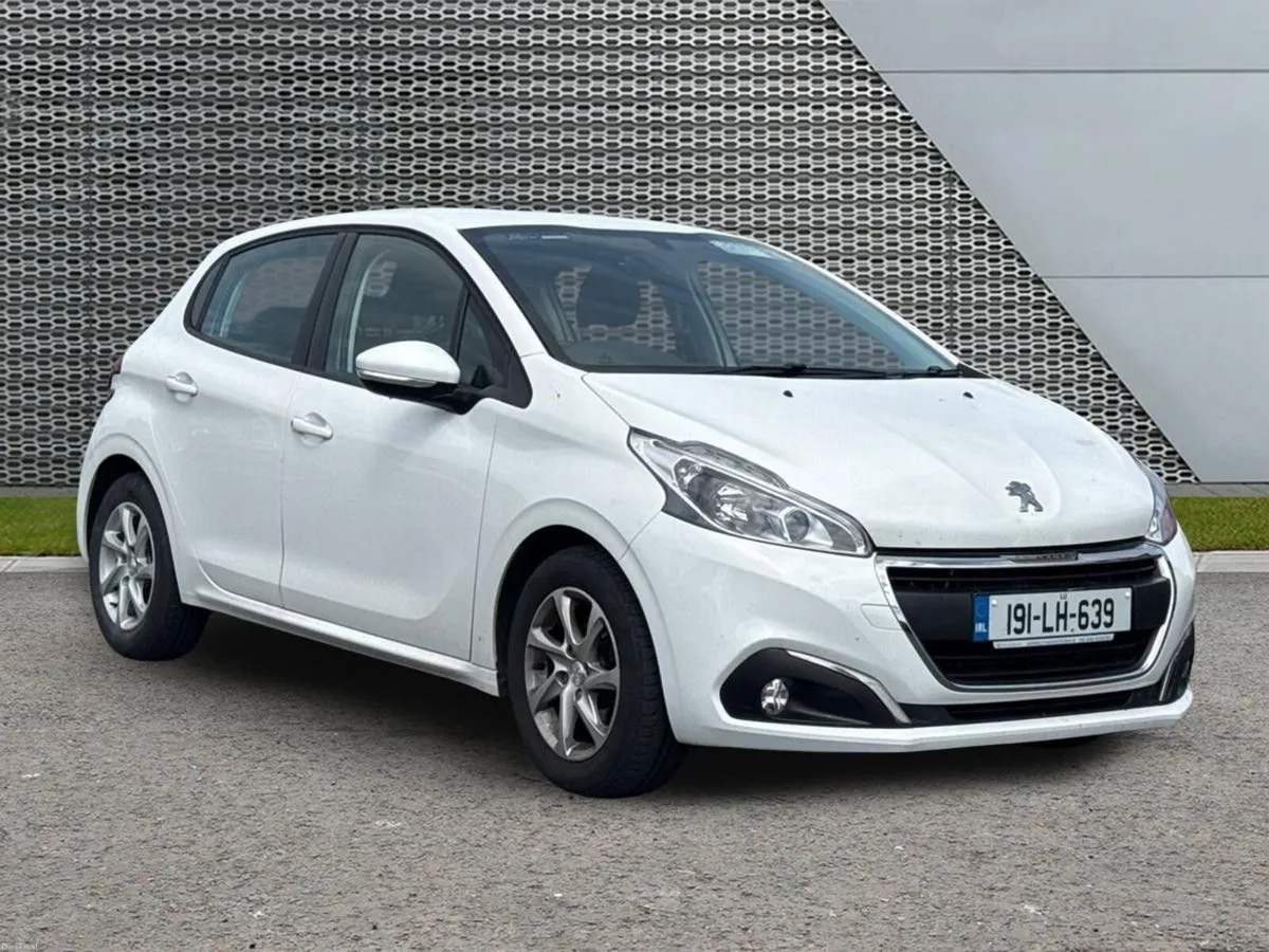 Peugeot 208 1.2 PureTech 82bhp Active - Image 1