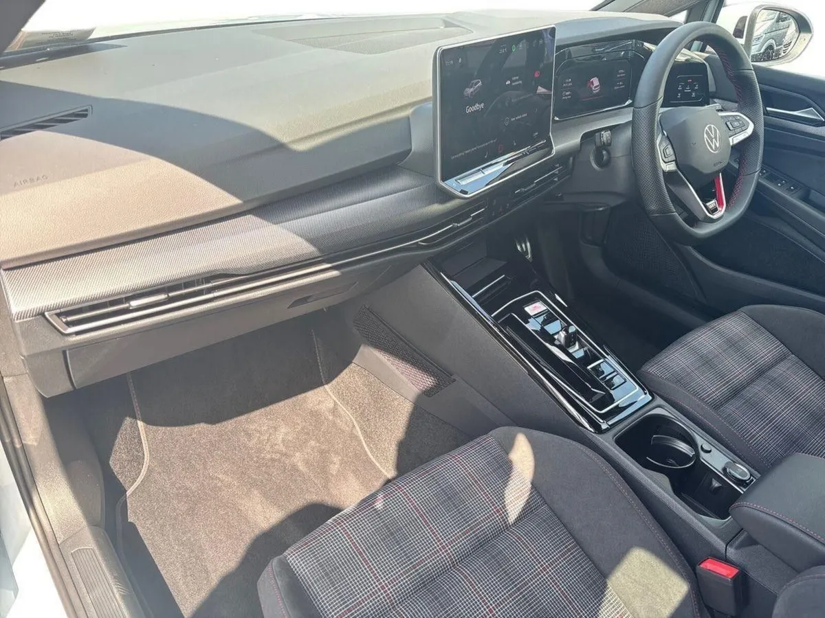 Volkswagen Golf GTI 2.0 TSI 265HP DSG - Image 3