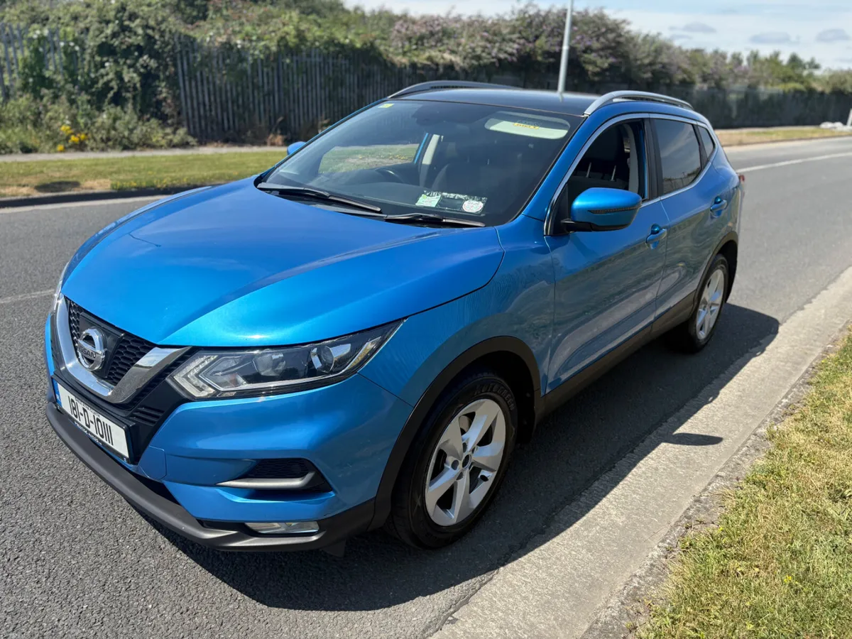 Nissan Qashqai 1.2 petrol auto, panroof - Image 3