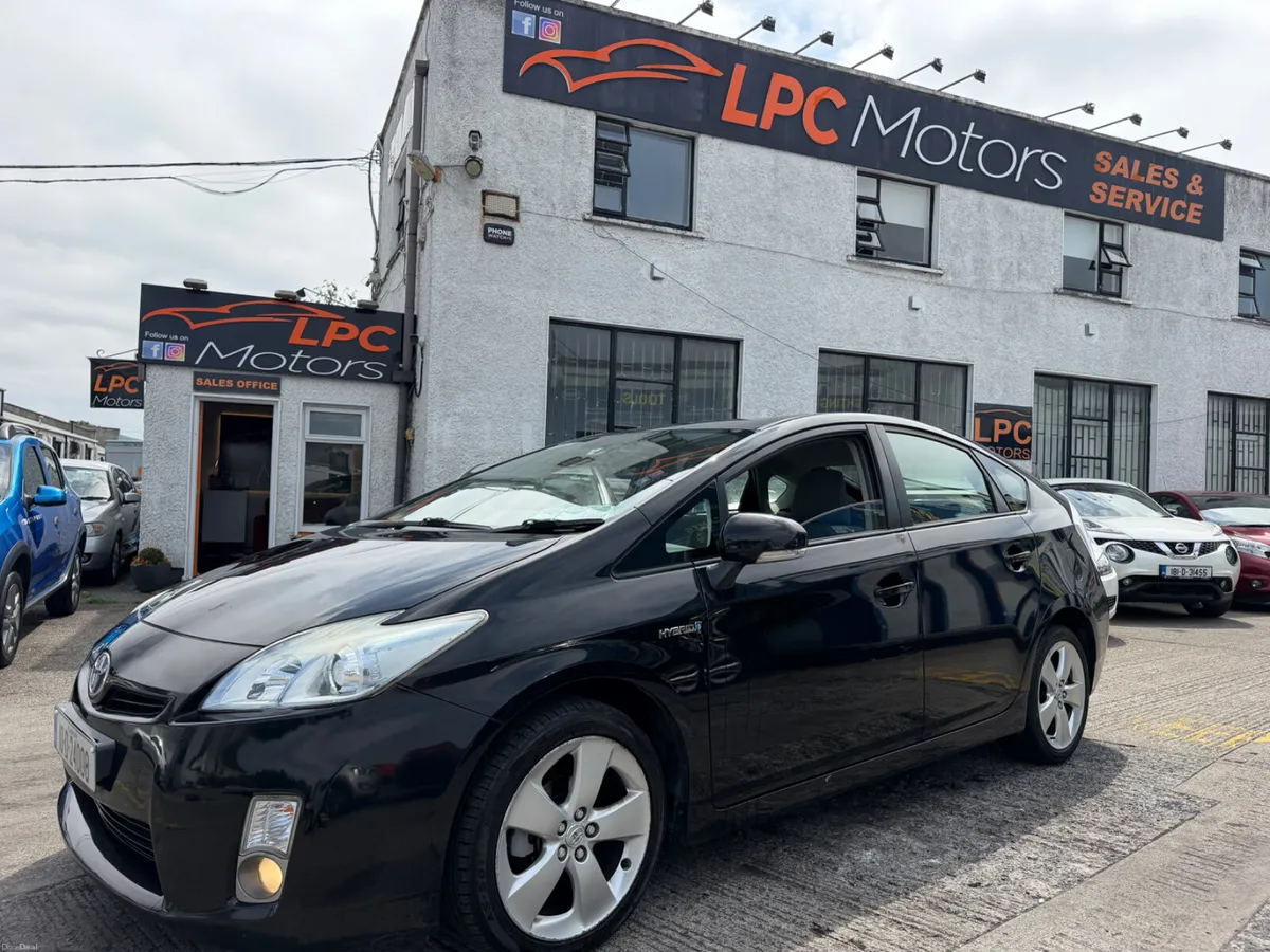 Toyota Prius 2010 Automatic Hybrid - Image 1