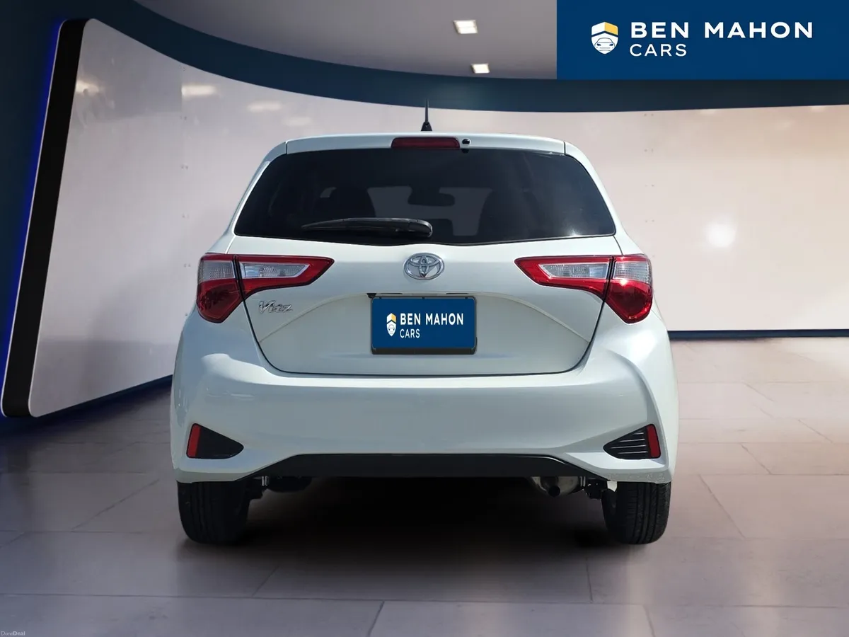 Toyota Yaris Vitz - Image 4