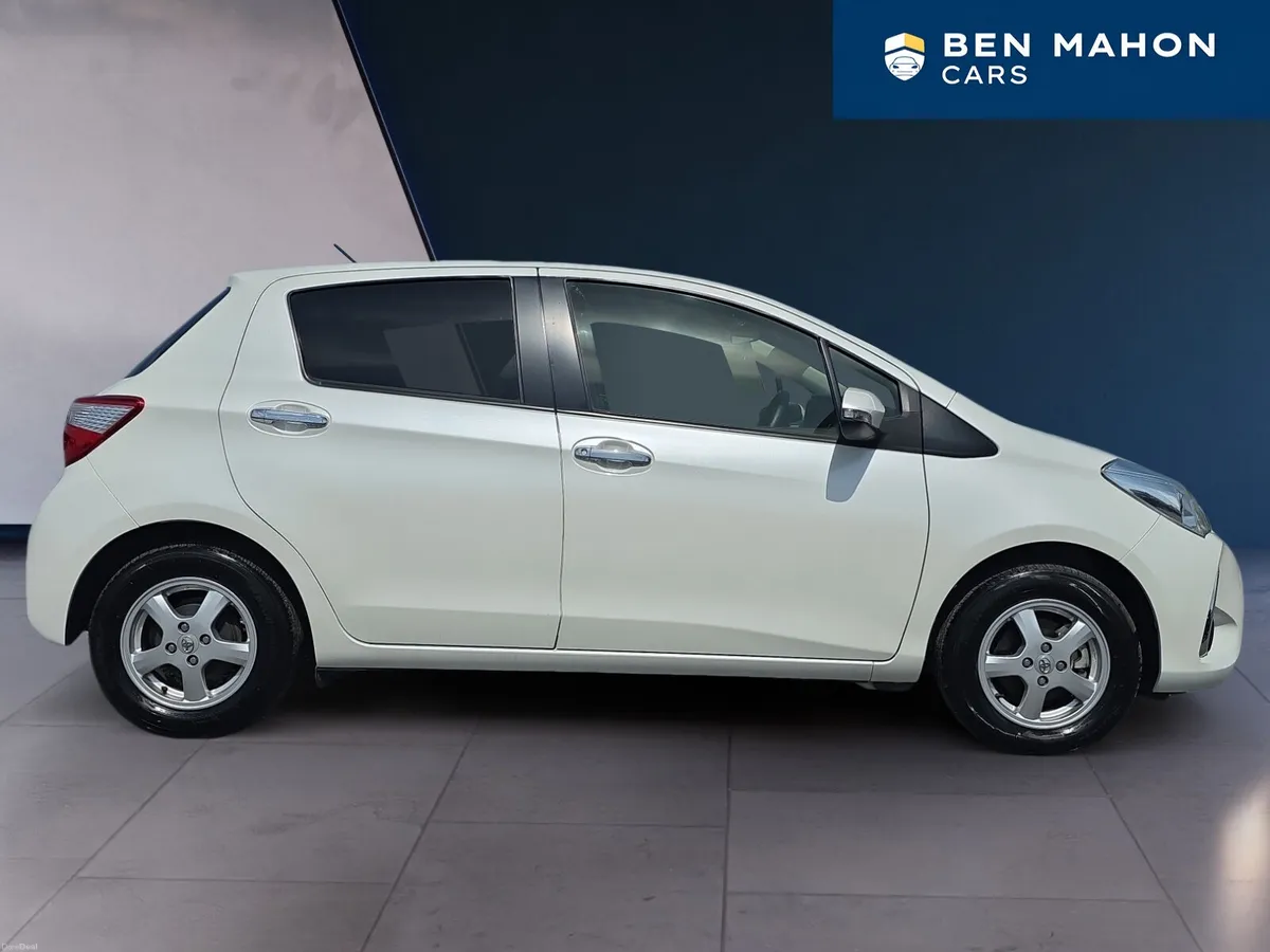 Toyota Yaris Vitz - Image 6