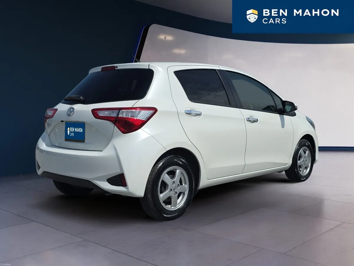 Toyota Yaris Vitz - Image 5